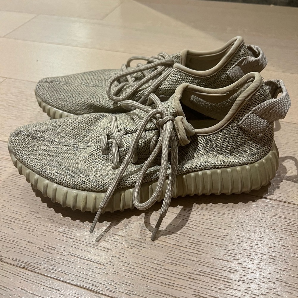 Yeezy 350s size 36.5 in taupe